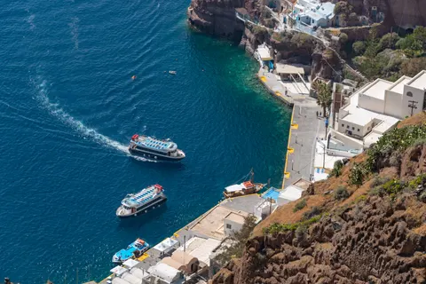 Santorini 4K Wallpaper · architecture · 3840×2563