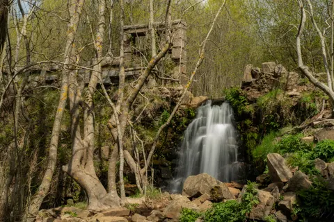 Wallpaper Air Terjun 4K · nature · 3840×2560