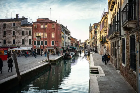 Venice Canal 4K Wallpaper · architecture · 3840×2560