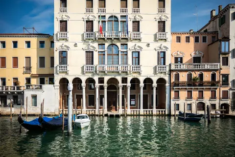 Venice Canal 4K Wallpaper · architecture · 3840×2560