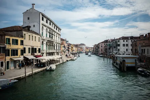 Venice Canal 4K Wallpaper · architecture · 3840×2560