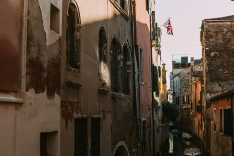Venice Canal 4K Wallpaper · architecture · 3840×2560
