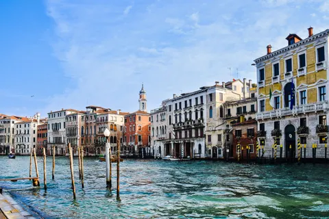 Venice Canal 4K Wallpaper · architecture · 3840×2560