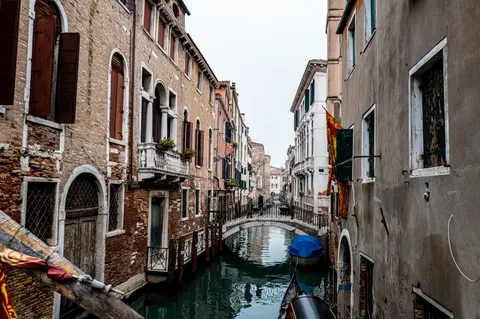 Venice Canal 4K Wallpaper · architecture · 3840×2556