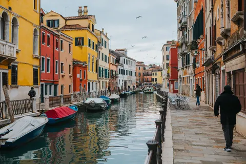 Venice Canal 4K Wallpaper · architecture · 3840×2560