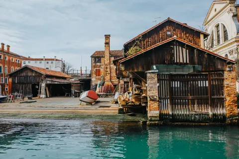Venice Canal 4K Wallpaper · architecture · 3840×2560