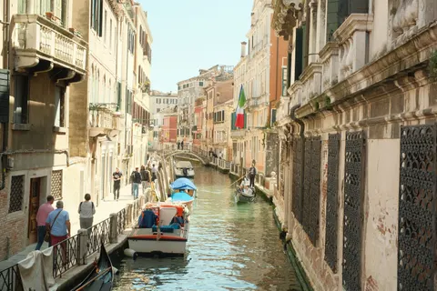 Venice Canal 4K Wallpaper · architecture · 3840×2560