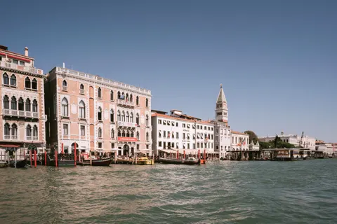 Venice Canal 4K Wallpaper · architecture · 3840×2560