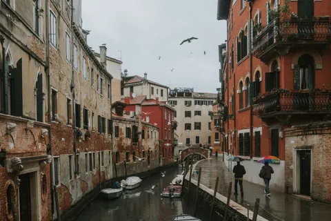 Venice Canal 4K Wallpaper · architecture · 3840×2560