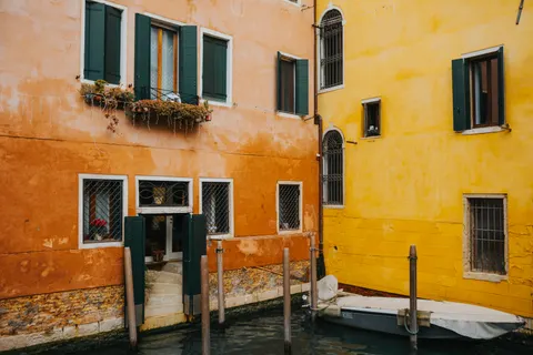 Venice Canal 4K Wallpaper · architecture · 3840×2560