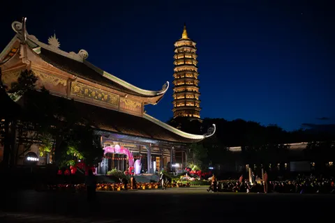 Japanese Pagoda 4K Wallpaper · architecture · 3840×2560