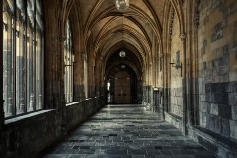 Cathedral 4K Wallpaper · architecture · 3840×2563