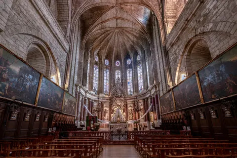 Cathedral 4K Wallpaper · architecture · 3840×2562