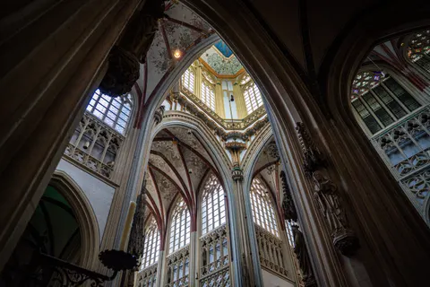 Cathedral 4K Wallpaper · architecture · 3840×2560