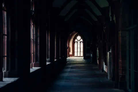 Cathedral 4K Wallpaper · architecture · 3840×2563