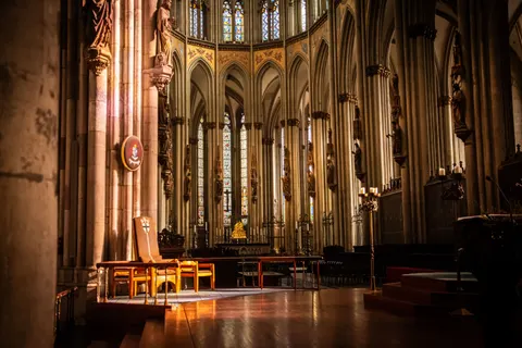 Cathedral 4K Wallpaper · architecture · 3840×2560