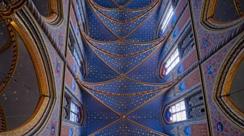 Cathedral 4K Wallpaper · architecture · 3840×2151