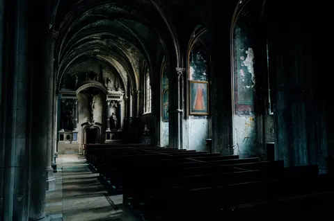Cathedral 4K Wallpaper · architecture · 3840×2556