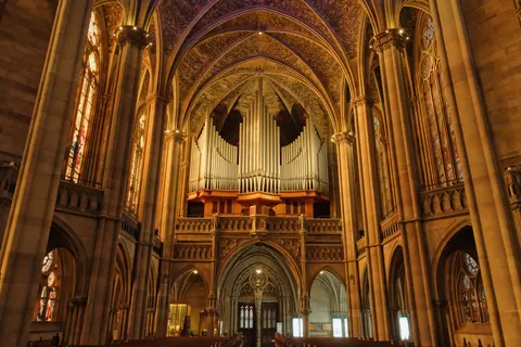Cathedral 4K Wallpaper · architecture · 3840×2560