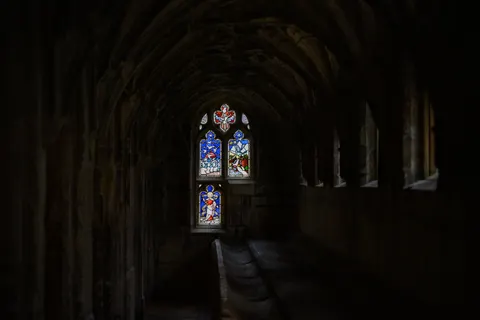 Cathedral 4K Wallpaper · architecture · 3840×2563