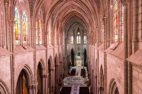 Cathedral 4K Wallpaper · architecture · 3840×2563