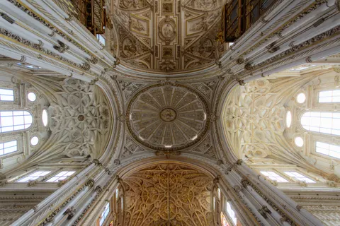 Cathedral 4K Wallpaper · architecture · 3840×2560