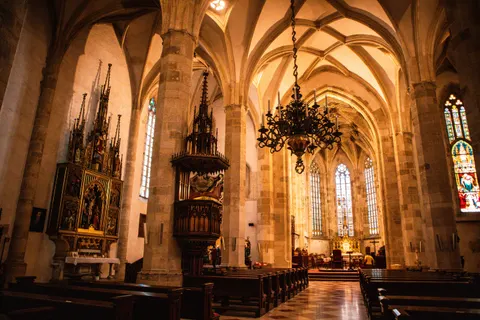 Cathedral 4K Wallpaper · architecture · 3840×2560
