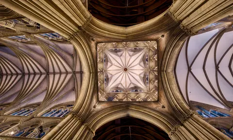 Cathedral 4K Wallpaper · architecture · 3840×2304