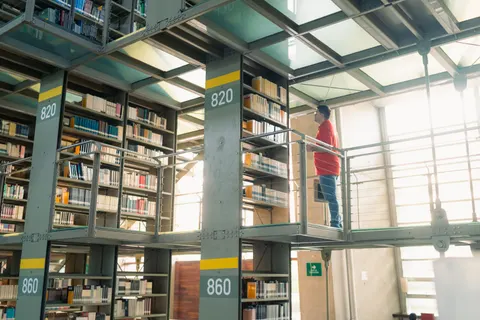 Grand Library 4K Wallpaper · architecture · 3840×2560