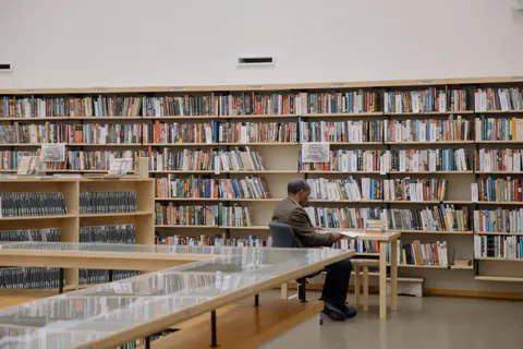 Grand Library 4K Wallpaper · architecture · 3840×2560