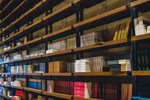 Grand Library 4K Wallpaper · architecture · 3840×2560