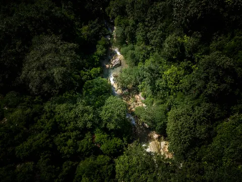 Обои Водопад в тропическом лесу 4K · nature · 3840×2880