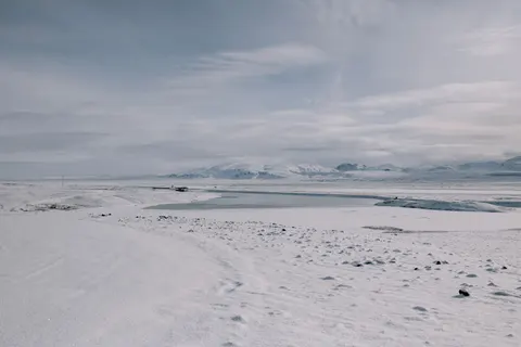 जमी हुई झील 4K वॉलपेपर · nature · 3840×2560