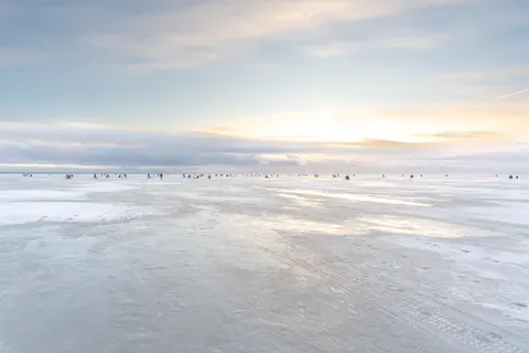 Обои Замёрзшее озеро 4K · nature · 3840×2560