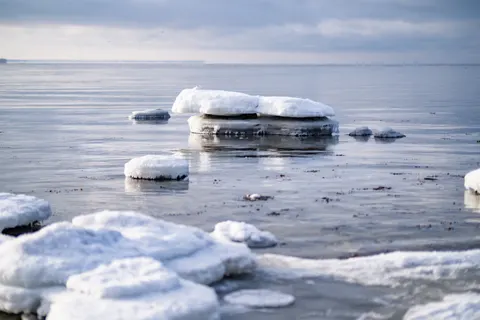 Frozen Lake 4K Wallpaper · nature · 3840×2560