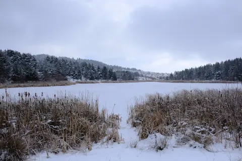 Tapeta Zamarznięte jezioro 4K · nature · 3840×2560