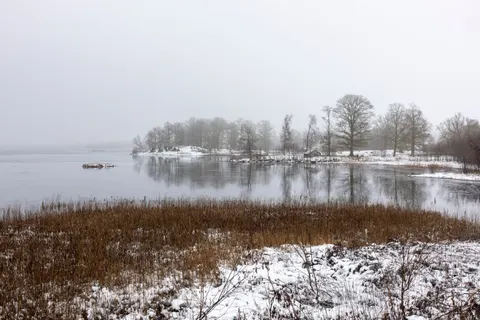 Frozen Lake 4K Wallpaper · nature · 3840×2560