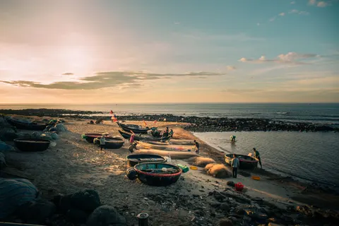 Sonnenuntergang am Palmenstrand 4K Hintergrundbild · nature · 3840×2560