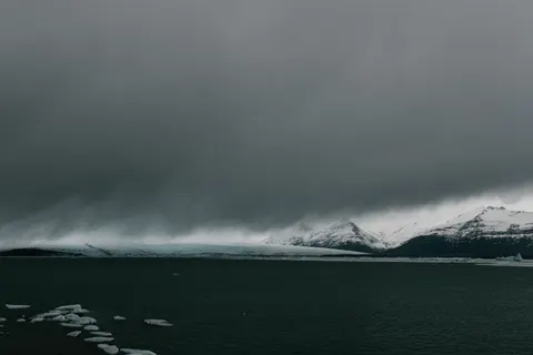 خلفية نهر جليدي بدقة 4K · nature · 3840×2560