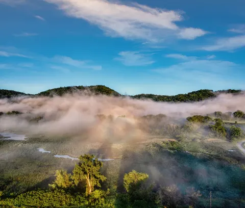 Wallpaper Lembah Berkabut 4K · nature · 3840×3264