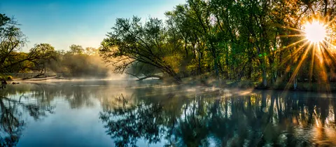 خلفية وادٍ ضبابي بدقة 4K · nature · 3840×1680