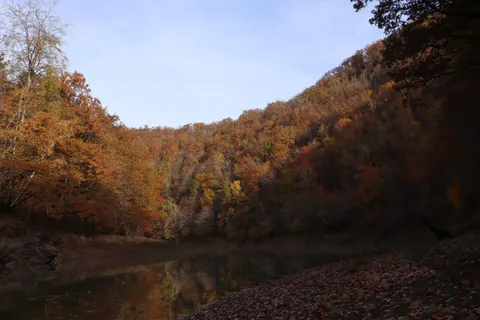 가을 강 4K 배경화면 · nature · 3840×2560