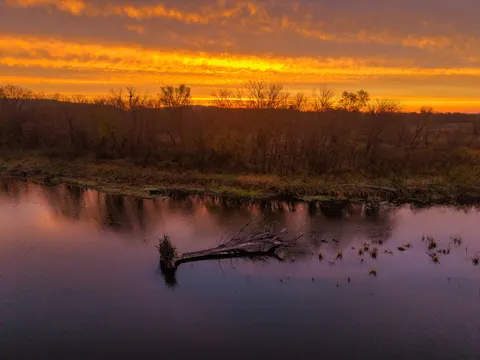 Fond d'écran Rivière d'automne 4K · nature · 3840×2880
