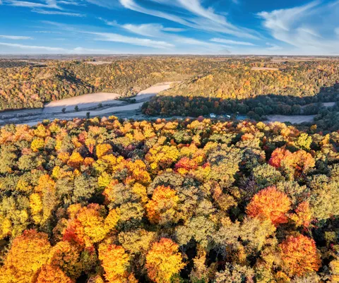 Herfstrivier 4K-achtergrond · nature · 3840×3213