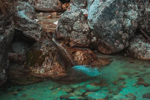 गर्म पानी का सोता 4K वॉलपेपर · nature · 3840×2560