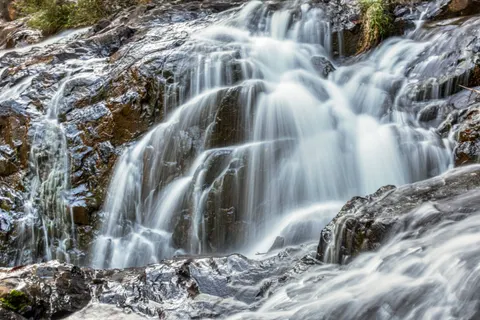 Wallpaper Air Terjun 4K · nature · 3840×2563