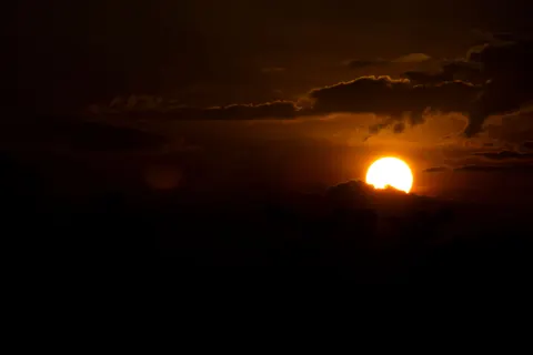 Zonsondergang op de savanne 4K-achtergrond · nature · 3840×2560