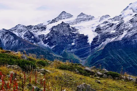 Sfondo Vette dell'Himalaya 4K · mountains · 3840×2560