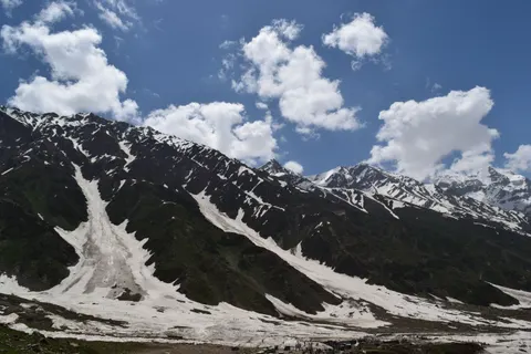 خلفية قمم الهيمالايا بدقة 4K · mountains · 3840×2560