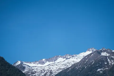 喜馬拉雅山峰 4K桌布 · mountains · 3840×2560